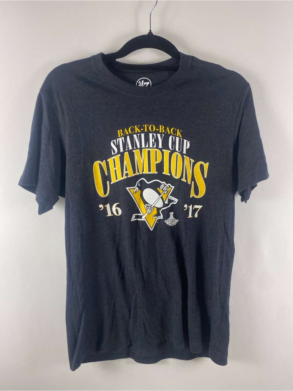 47’ Pittsburgh Penguins Black 'Back-to-Back Stanley Cup Champions' Tee Size M